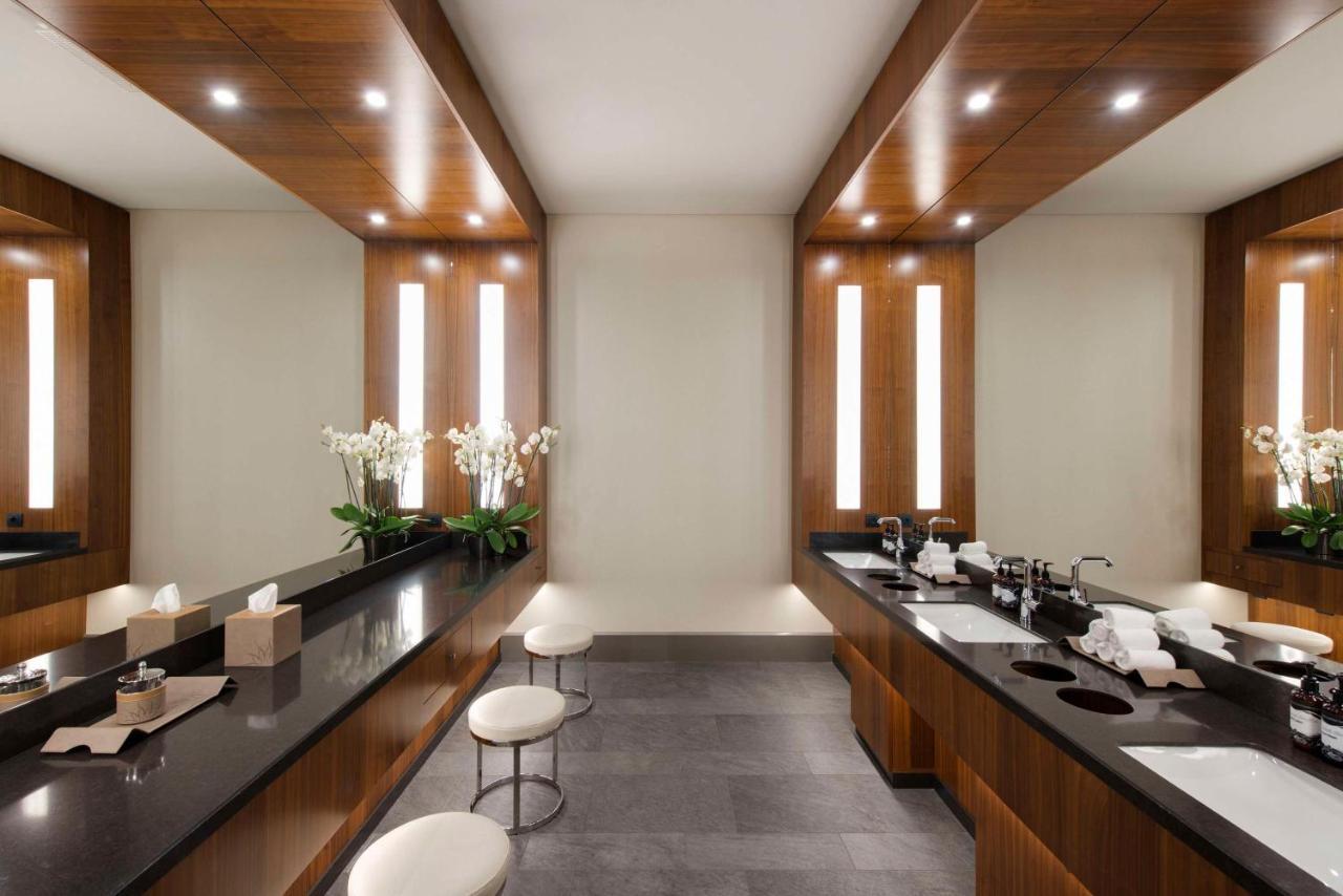 Grand Hotel Kempinski Riga Exterior foto The bathrooms at the airport