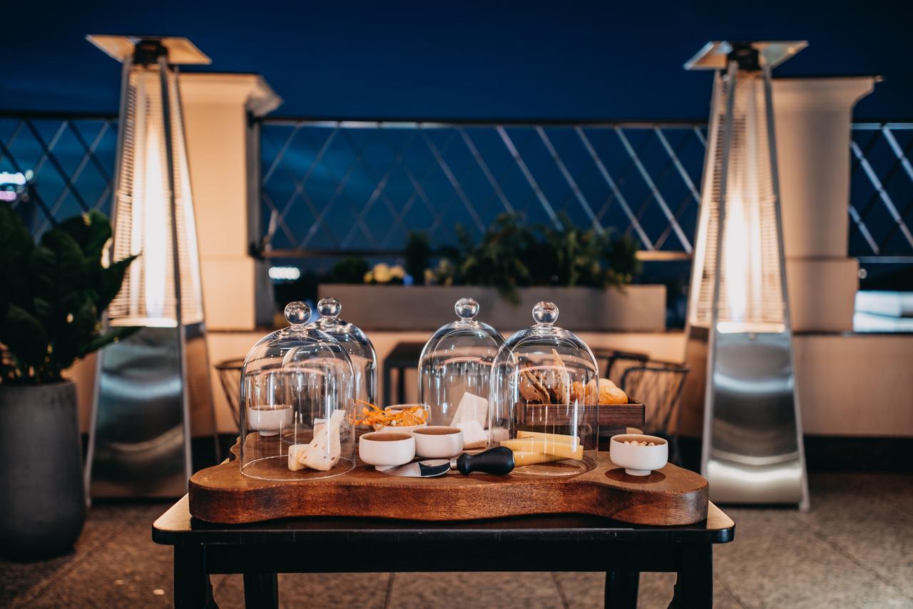 Grand Hotel Kempinski Riga Exterior foto The Terrace at the Ritz-Carlton, Tysons