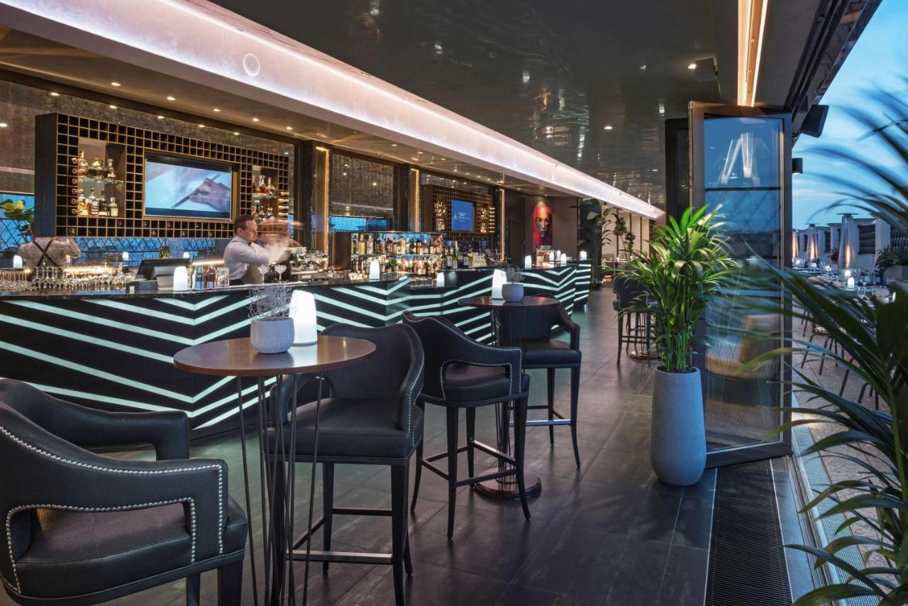 Grand Hotel Kempinski Riga Exterior foto The bar at the Sky Bar