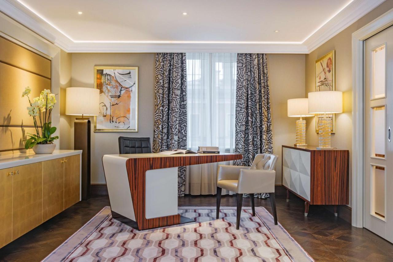 Grand Hotel Kempinski Riga Exterior foto Office interior
